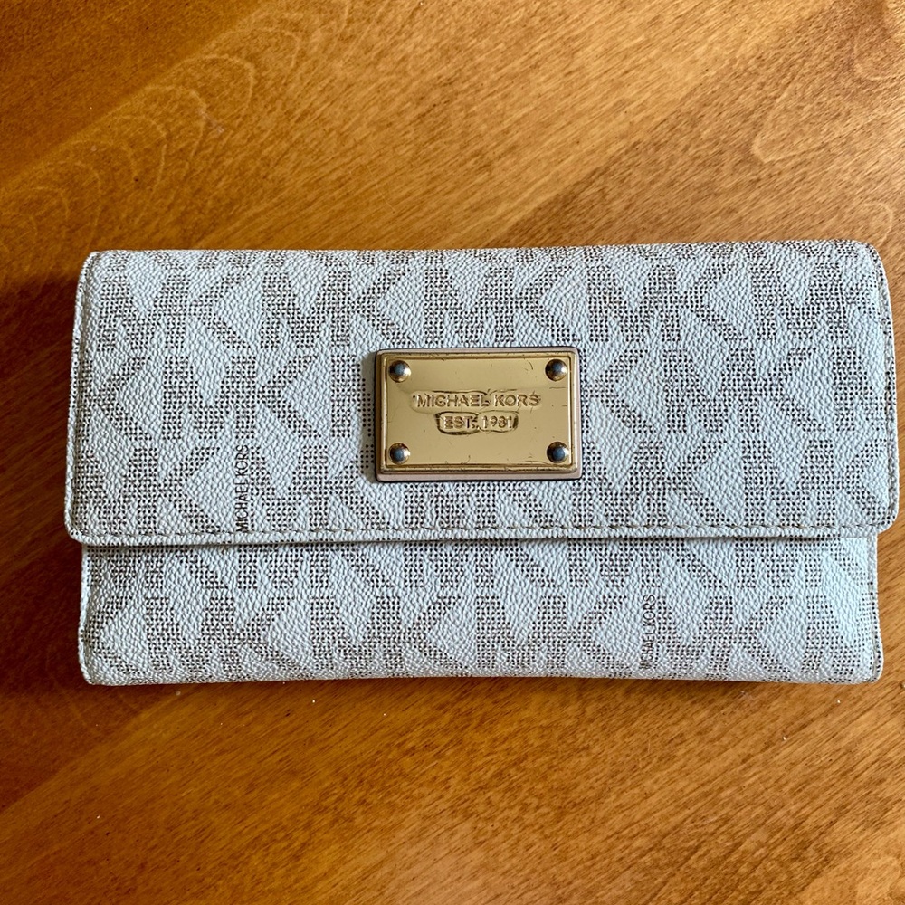 Michael Kors Jet Set Checkbook Wallet